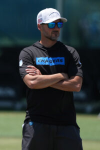 ravens hire jesse minter as hc