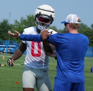 giants’ charlie bullen withdraws from dc searches, signs extension