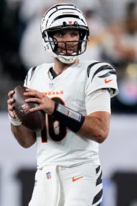 bengals want to re sign qb joe flacco