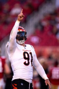 colts made offer to trey hendrickson