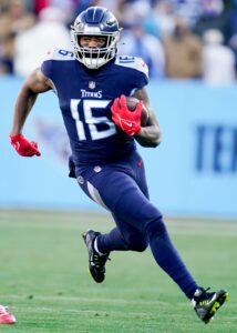 commanders to re sign treylon burks