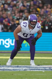 buccaneers sign ot justin skule