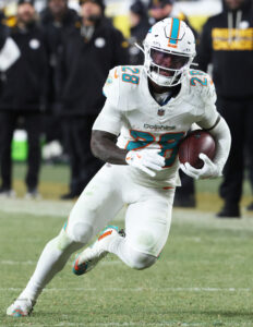 dolphins rb de’von achane absent for start of voluntary workouts