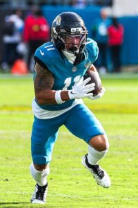 jaguars discussing extensions with travon walker, parker washington, brenton strange