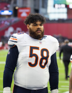 bears extend rt darnell wright