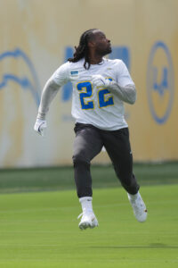 giants to host rb najee harris