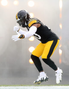 Steelers Add LB Elandon Roberts To Practice Squad steelers add lb elandon roberts to practice squad